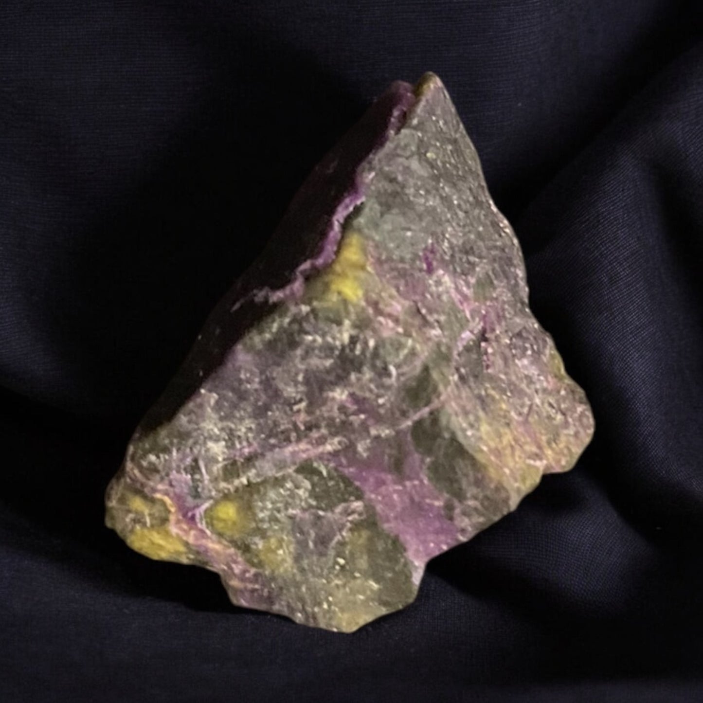 Stichtite Atlantisite Rough Stone